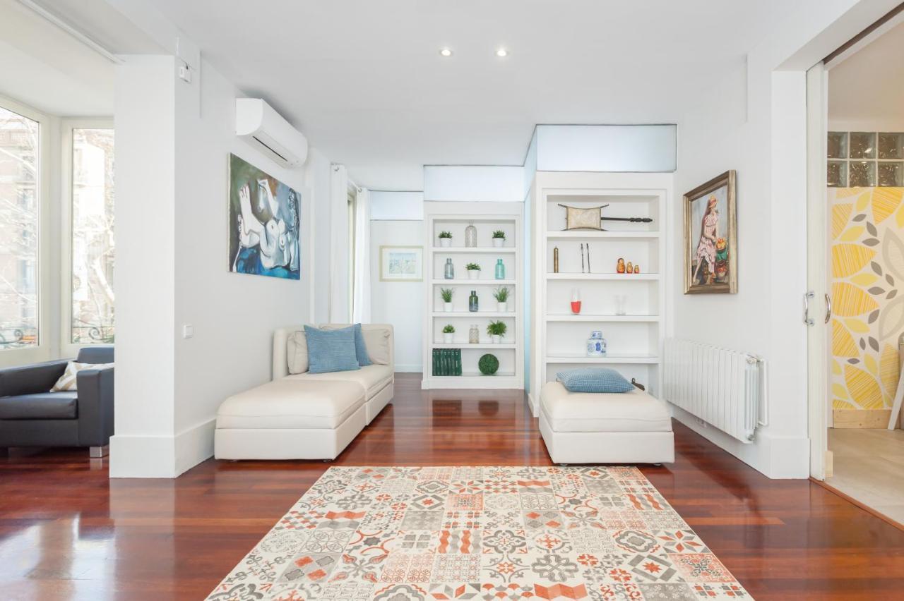 Art House Granvia Apartment Барселона Екстериор снимка
