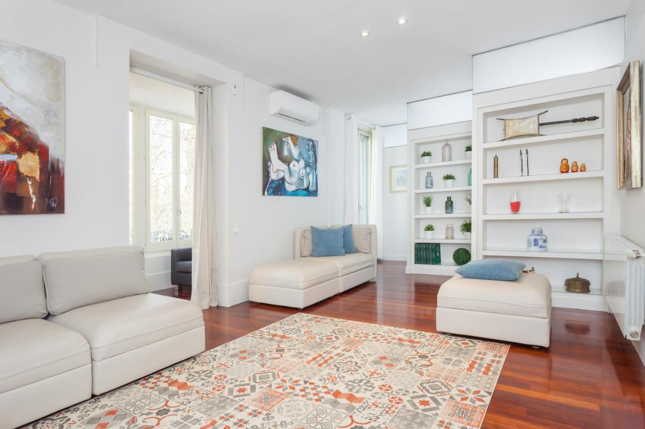 Art House Granvia Apartment Барселона Екстериор снимка